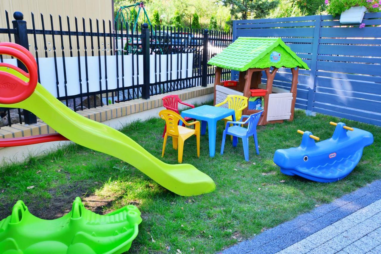 Pokoje Goscinne Muszelka 300 M Do Plazy Mielno  Kültér fotó